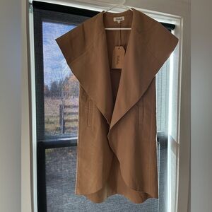 Camel Sleeveless Vest Listicle